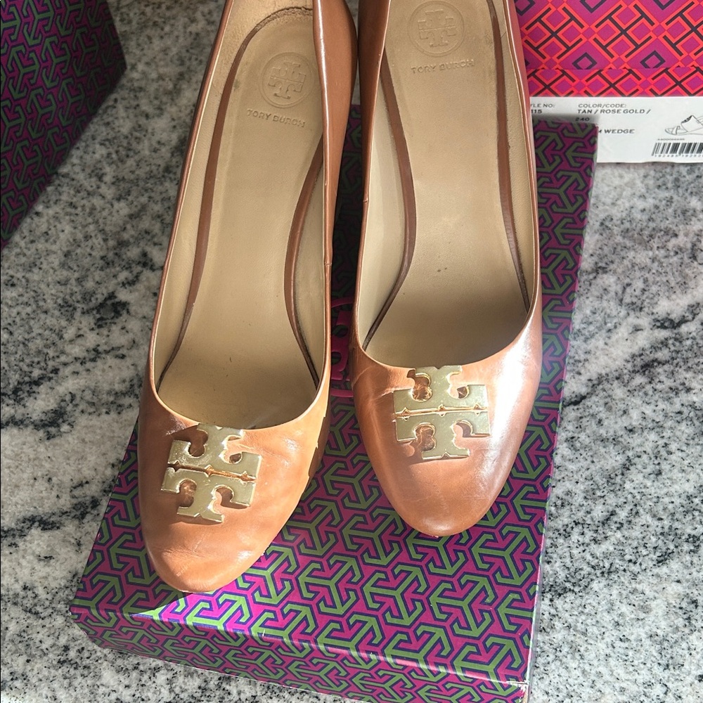 Tory Burch Tan Leather Logo Pumps with Gold Emblem
